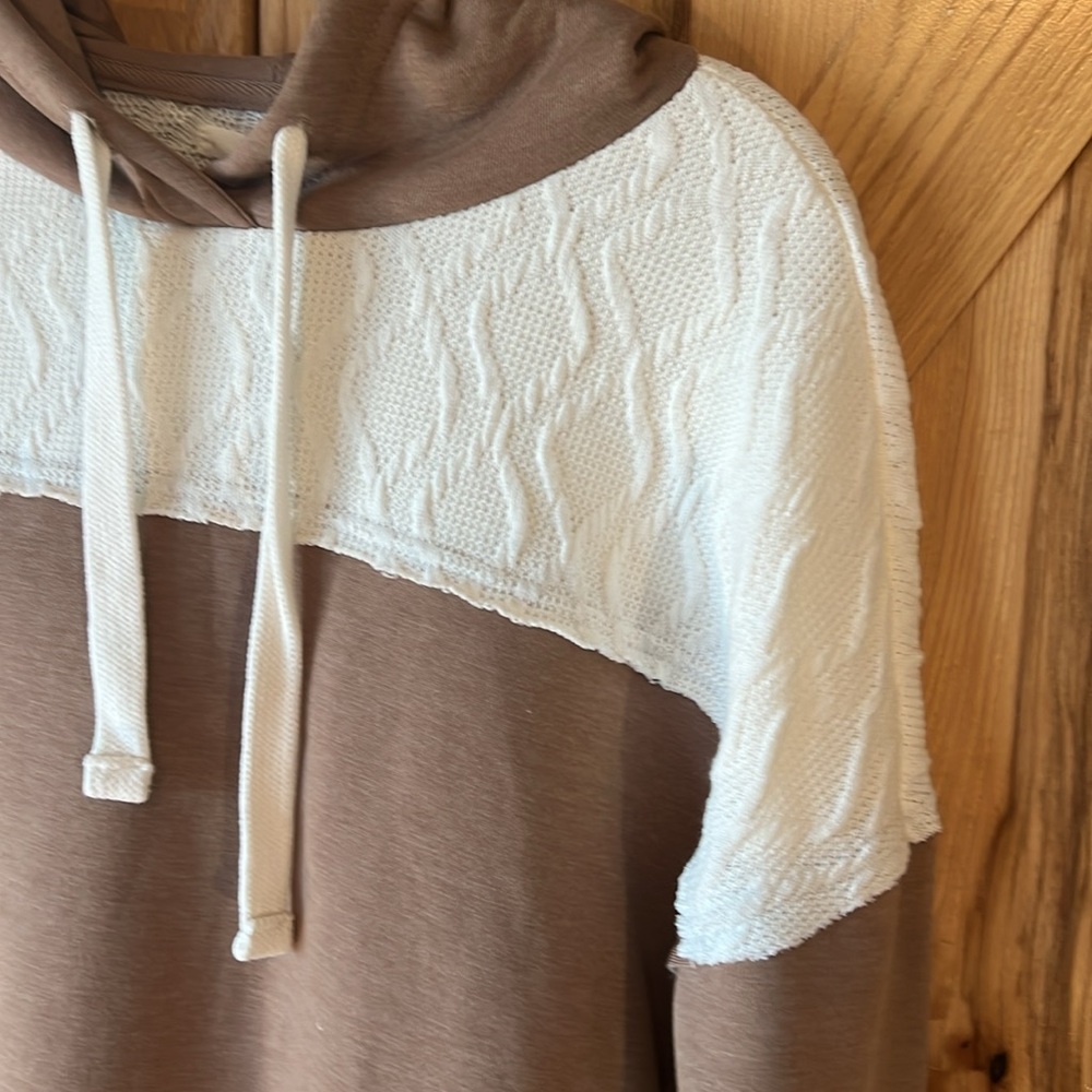 MOVING SALEšMauriceās hoodie - Picture 3 of 9